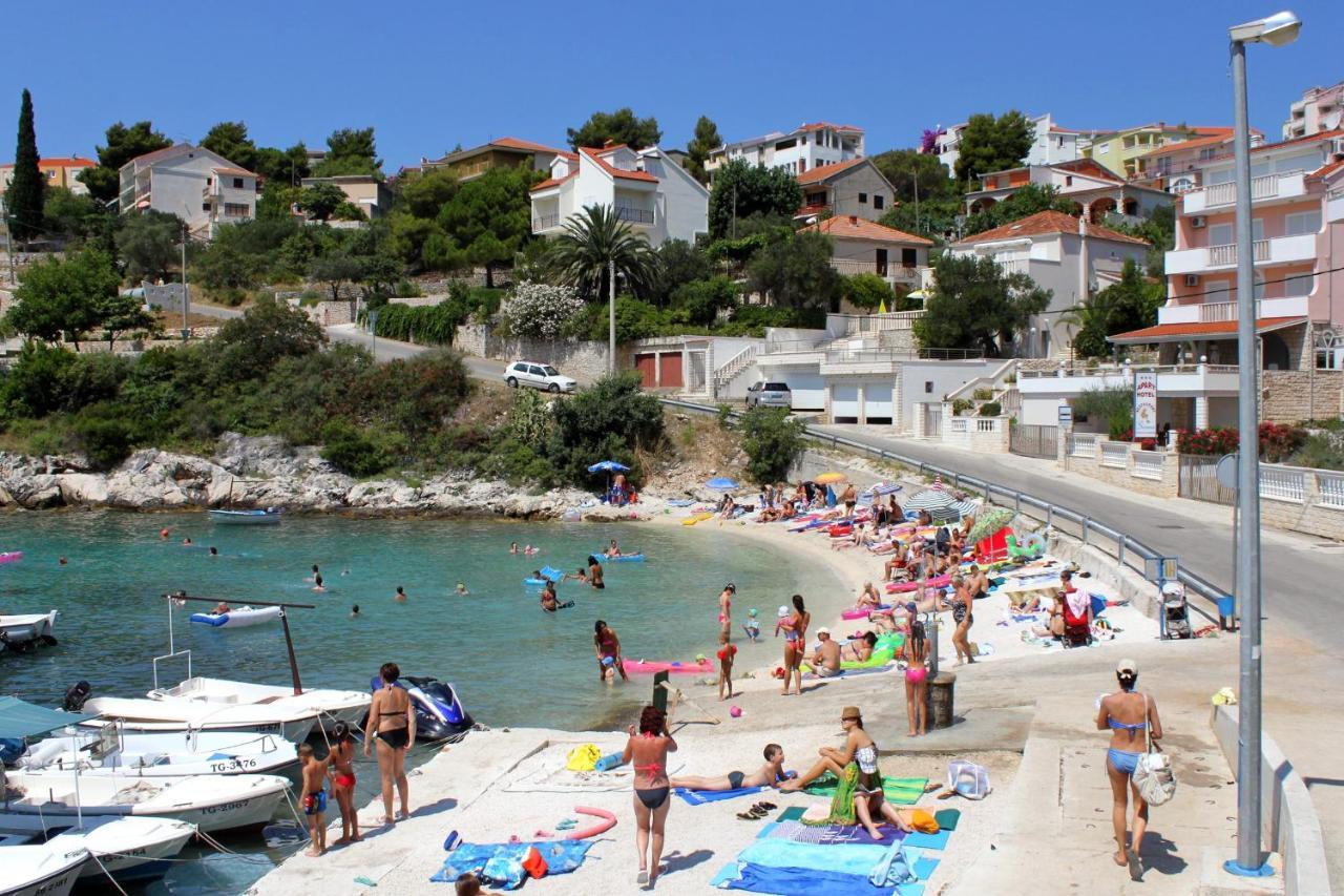 Apartments By The Sea Mavarstica, Ciovo - 12696 Trogir Luaran gambar