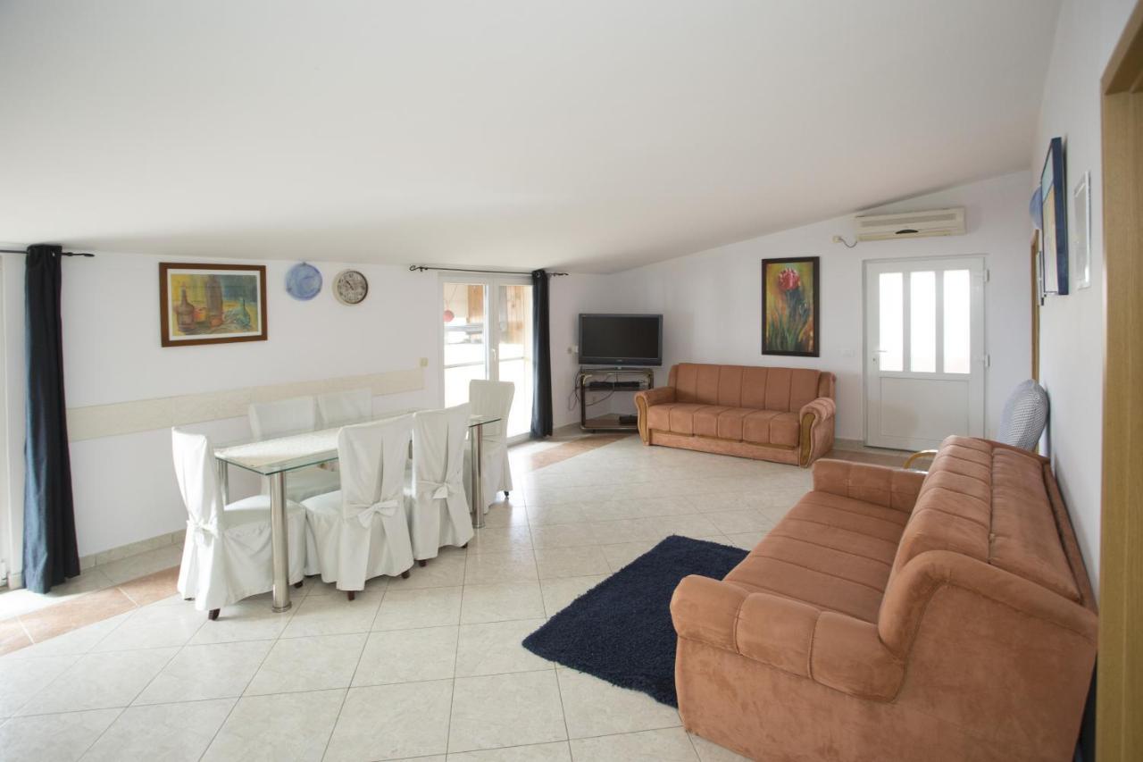 Apartments By The Sea Mavarstica, Ciovo - 12696 Trogir Luaran gambar