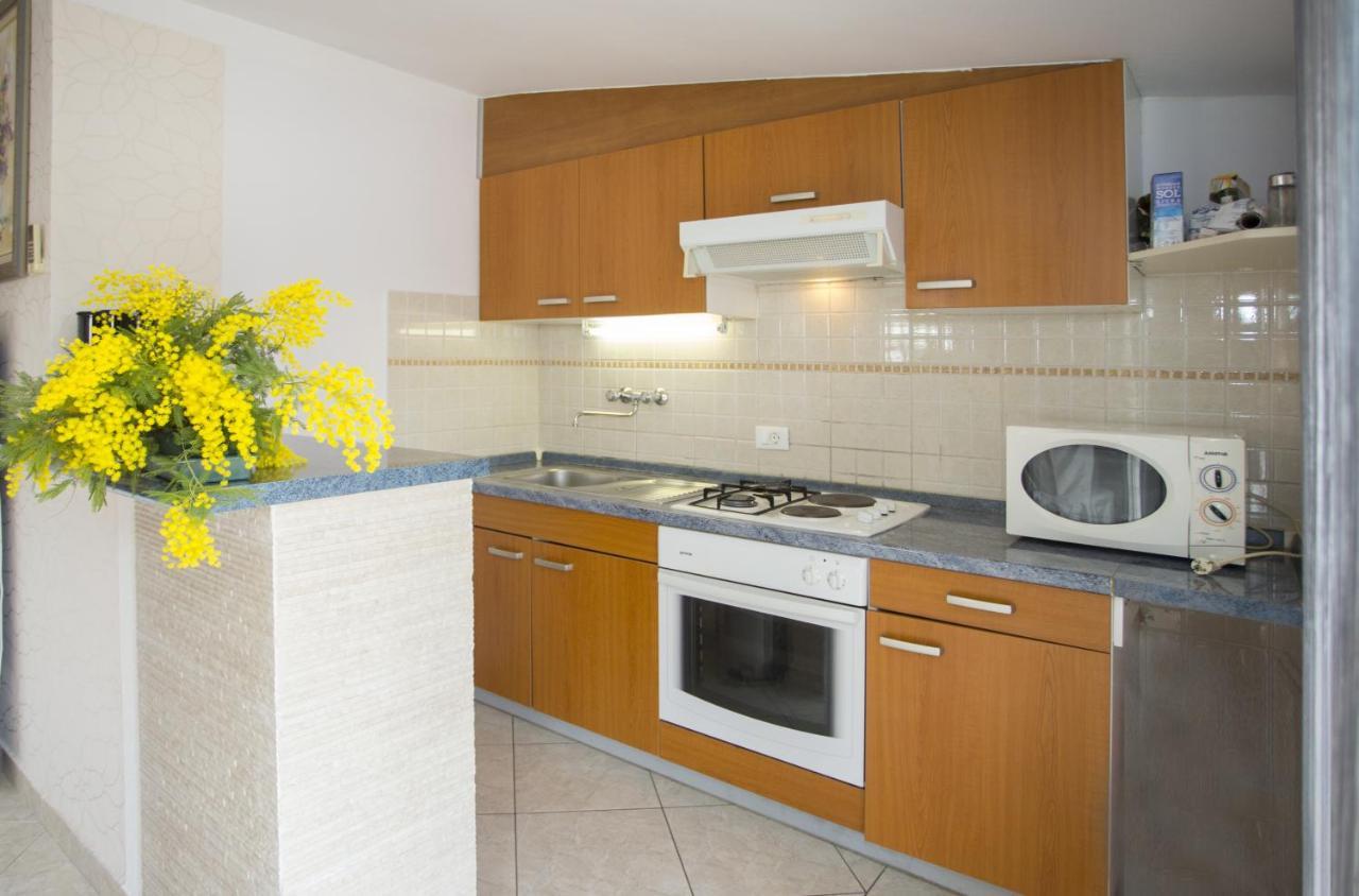 Apartments By The Sea Mavarstica, Ciovo - 12696 Trogir Luaran gambar