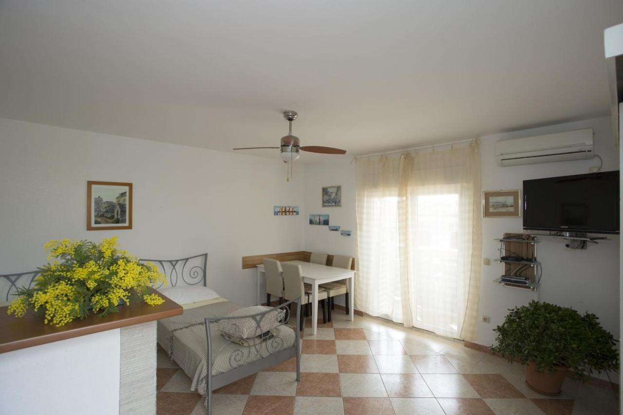 Apartments By The Sea Mavarstica, Ciovo - 12696 Trogir Luaran gambar